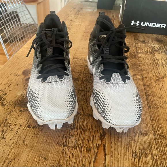 Under Armour Basketball Cleats 6Y - Picture 3 of 5